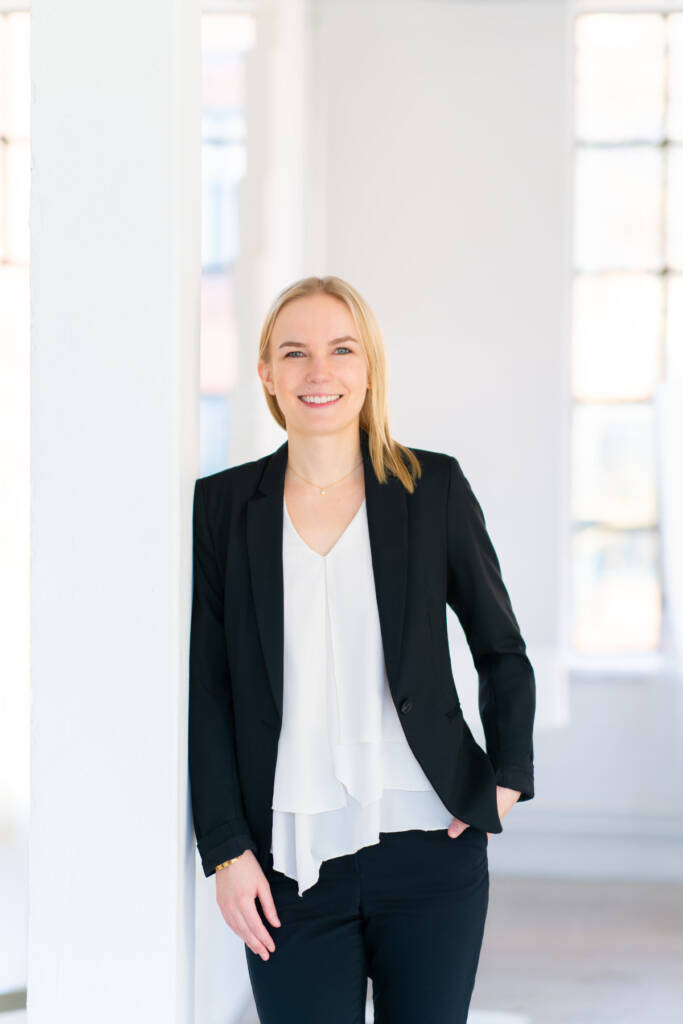 portrait of Sarah Mescheder, CEO MutualBasis GmbH